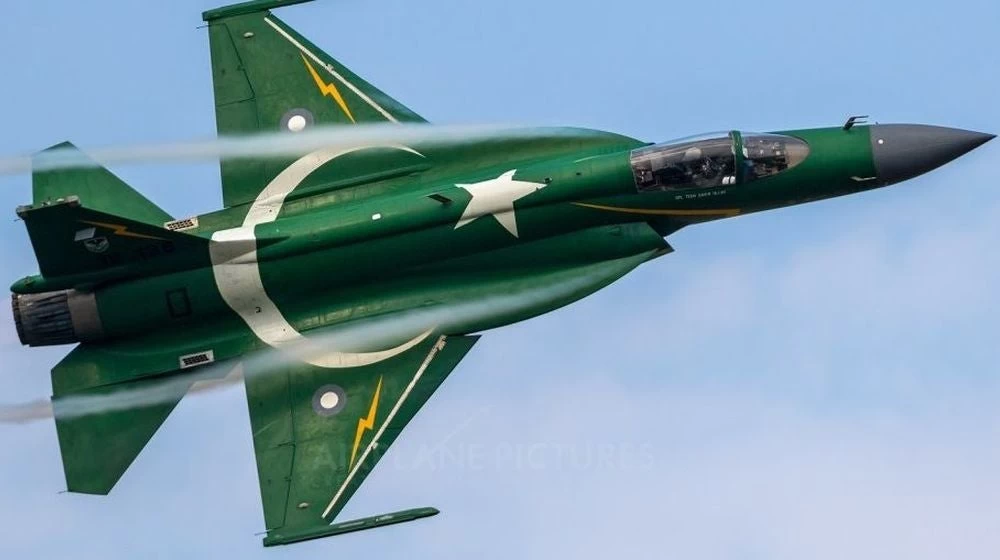 JF-17: Tο μαχητικό που «έκλεψε» την παράσταση και «μάγεψε» τα πλήθη στο Paris Air Show-Βίντεο
